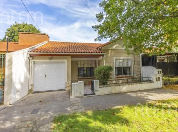 Casa · 450m² · 7 Ambientes · 3 Cocheras · Casa en Venta en Lomas de Zamora