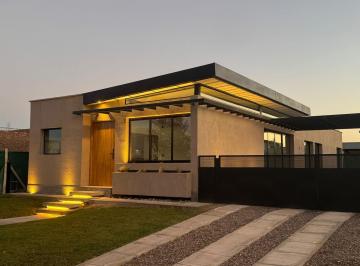 Casa · 160m² · 4 Ambientes · 2 Cocheras · Casa a Estrenar en B° Lar de Boedo