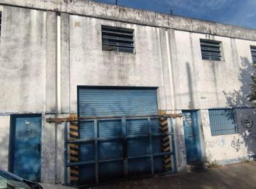 Bodega-Galpón , Tres de Febrero · Galpón de 700 m² en Venta en Caseros