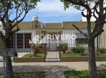 Casa · 115m² · 6 Ambientes · 2 Cocheras · Casa en Venta en Moron Sur - Ideal Familia Grande