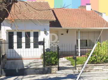 Casa · 120m² · 44 Ambientes · 1 Cochera · Casa Chalet en Venta en Temperley, Lomas de Zamora, G. B. a. Zona Sur