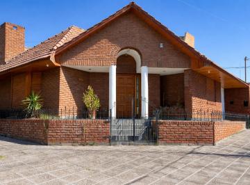 Casa de 4 ambientes, Neuquén · Oportunidad en Matheu y Brown