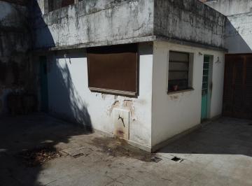 Casa de 4 ambientes, Rosario · Casa en Venta en Pichincha, Zona Facultad de Medicina, Calle Santa Fe 2800