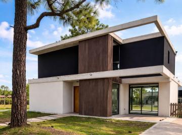 Casa · 167m² · 5 Ambientes · 2 Cocheras · Casa - Barrio Privado El Ensueño