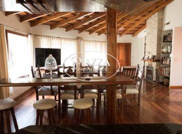Casa · 200m² · 4 Ambientes · 5 Cocheras · Casa con Patio Central, Pileta y Parque de 3.900 m² – Barrio Semicerrado - Villa Parque Sicardi