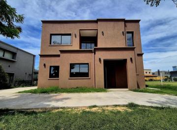 Casa · 500m² · 5 Ambientes · Casa - Pilar