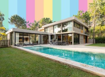 Casa · 480m² · 6 Ambientes · 6 Cocheras · Casa en Venta en La Herradura Pinamar