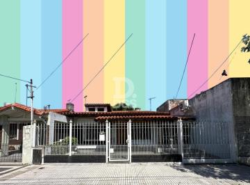 Casa · 156m² · 5 Ambientes · 2 Cocheras · Casa Chalet con Cochera en Venta en Banfield Este