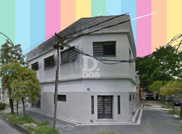 Casa · 300m² · 5 Ambientes · Casa Apto Comercial en Venta en Lanús
