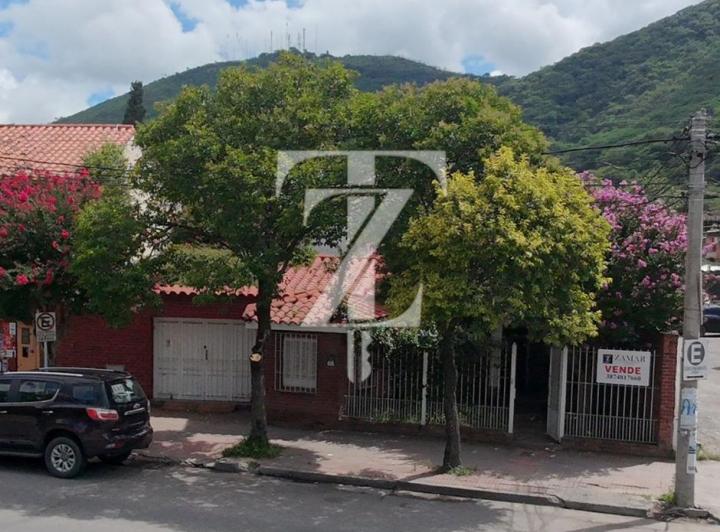 Casa · 1m² · 10 Ambientes · 1 Cochera