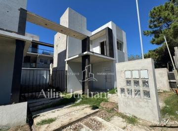 Casa · 60m² · 3 Ambientes · 1 Cochera · Duplex en Costa Azul Amplio - Paris I