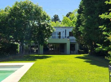 Casa · 220m² · 6 Ambientes · 4 Cocheras · Casa en Venta en Los Ombúes - Tigre - Rincón de Milberg