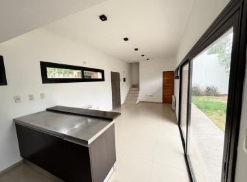 Casa de 4 ambientes, La Plata · Duplex en Alquiler, Jose Hernandez