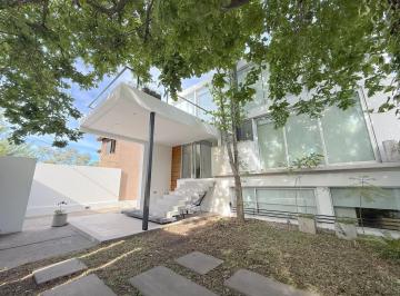 Casa · 265m² · 5 Ambientes · Casa - City Bell