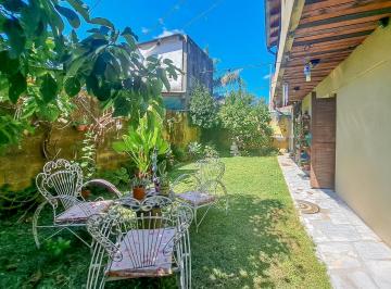 Casa · 103m² · 4 Ambientes · 1 Cochera · Venta | Permuta - Casa de 3 Dorm. con Cochera y Patio Verde - Fisherton.