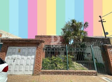 PH · 104m² · 3 Ambientes · 1 Cochera · Departamento PH 3 Ambientes en Venta en Lanús Este