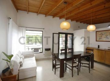 Casa · 120m² · 4 Ambientes · 2 Cocheras · Casa en Venta en Villa Elisa de Tres Dorm.