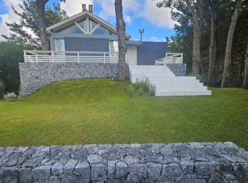 Casa · 275m² · 5 Ambientes · 1 Cochera · Casa en Costa Esmeralda, Golf 1