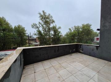 Oficina comercial · 50m² · 3 Ambientes · 1 Cochera · B° Cerro - Oficina con Balcon - Alquiler