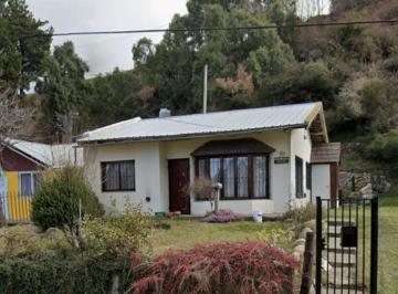 Casa · 315m² · 3 Ambientes · Casa Sobre Calle Los Ñires