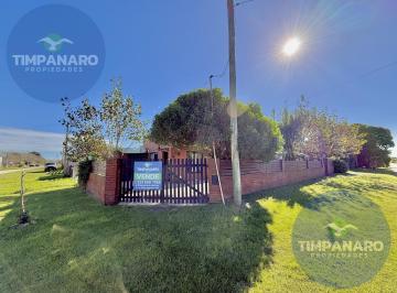 Casa · 100m² · 5 Ambientes · 2 Casas en Block a 100 m del Mar! Oportunidad!