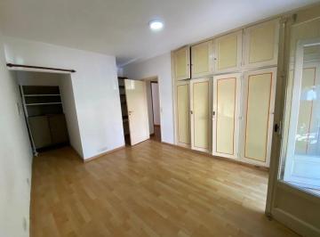Casa · 136m² · 5 Ambientes · Venta PH en San Isidro, G. B. a. Zona Norte, Argentina