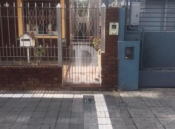 PH · 150m² · 4 Ambientes · PH con 3 Dorm. y Parrilla - Banfield
