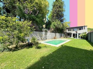 Casa · 383m² · 5 Ambientes · 2 Cocheras · Casa en Venta 5 Ambientes en Lomas de Zamora