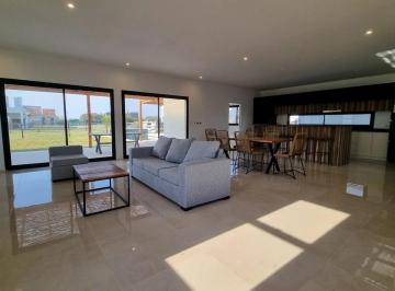 Casa · 220m² · 5 Ambientes · 1 Cochera · Hermosa Casa en Venta, en Araucarias Escobar, Zona Norte