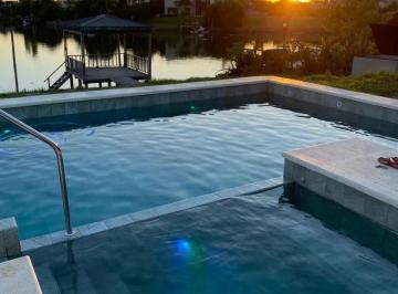 Casa · 245m² · 5 Ambientes · 3 Cocheras · Casa - San Benito
