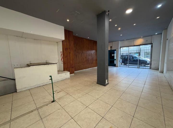 Local comercial · 130m²