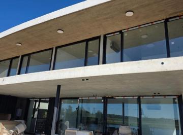 Casa · 380m² · 6 Ambientes · 4 Cocheras · Casa en Venta en El Barrio Muelles Puertos Escobar