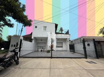 PH · 145m² · 5 Ambientes · 1 Cochera · Departamento PH de 5 Ambientes en Venta en Temperley
