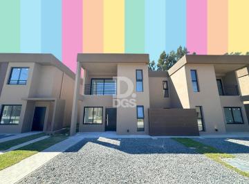 Casa · 127m² · 4 Ambientes · 2 Cocheras · Casa 4 Ambientes con Cochera y Amenities en Venta en Canning