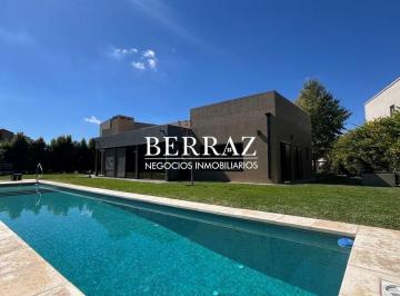 Casa · 189m² · 5 Ambientes · 2 Cocheras · Casa Venta 3 Dorm. Barrio Ayres Plaza Lote de 1029 m² Pilar Zona Norte