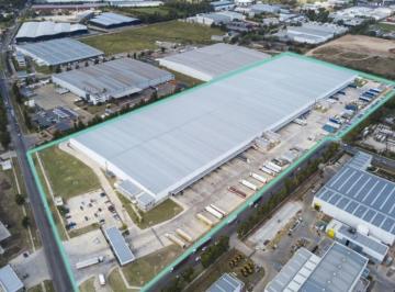 Agustin Mieres Negocios Inmobiliarios · Nave 6.400 m² con Racks - Malvinas