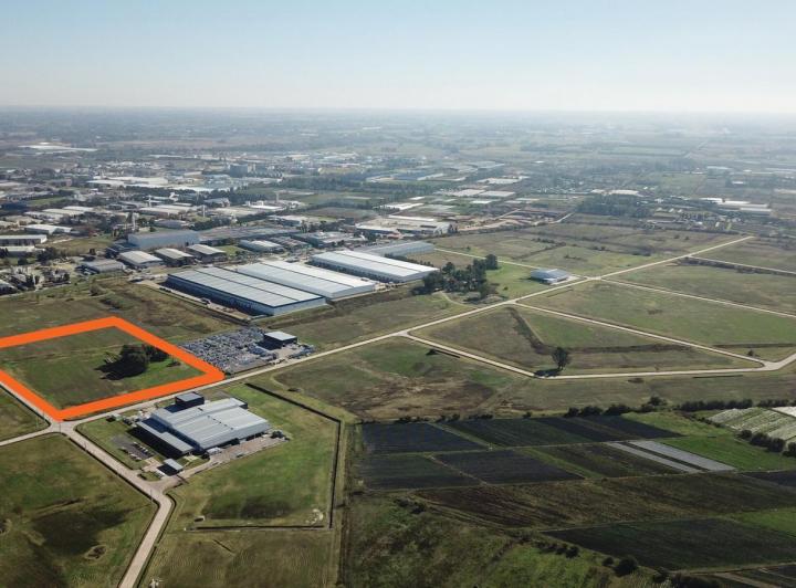 Terreno · 32000m²