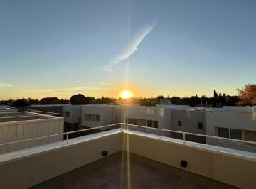 Casa · 160m² · 3 Dormitorios · 2 Cocheras · Casa en Complejo Privado