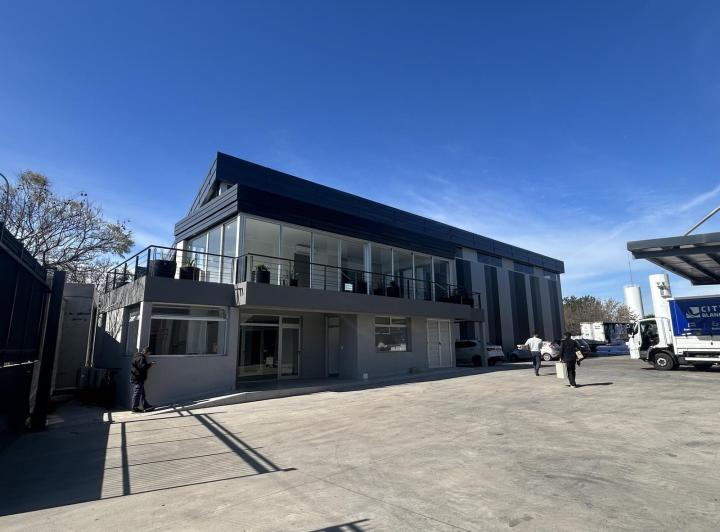 Depósito · 849m²