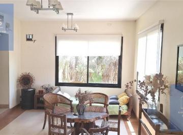 Casa · 233m² · 8 Ambientes · 4 Cocheras · Excelente Oportunidad Casa en Country Club