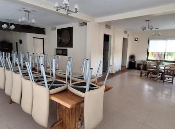 Casa · 233m² · 8 Ambientes · 4 Cocheras · Excelente Oportunidad Casa en Country Club