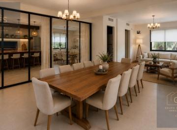 Casa · 233m² · 8 Ambientes · 4 Cocheras · Excelente Oportunidad Casa en Country Club