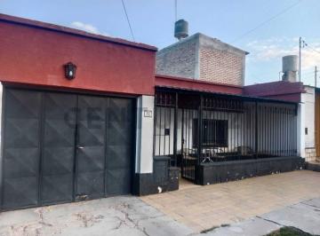Casa · 285m² · 5 Dormitorios · 3 Cocheras · Casa en Venta Km11 Guaymallen
