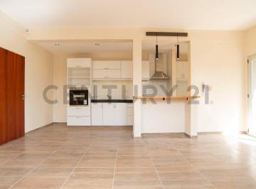 Casa · 83m² · 3 Ambientes · 1 Cochera · Casa en Venta en Gonnet Hernandez Tipo Duplex