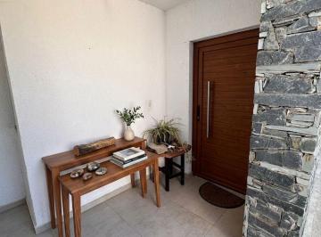 Casa · 170m² · 5 Ambientes · 2 Cocheras · Dúplex 3 Dorm. en Venta, Recibe Menor - Claros Village