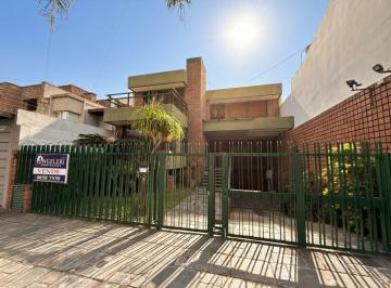 Casa · 330m² · 6 Ambientes · 4 Cocheras · Chalet de Categoria en Venta - Ramos Mejia