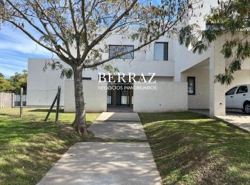 Casa · 261m² · 6 Ambientes · 2 Cocheras · Casa Venta 4 Dorm. Barrio San Matías Lote de 1183 m² Escobar, Zona Norte