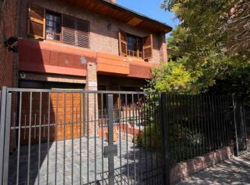 Casa de 6 ambientes, Villa Devoto · 6 Amb 4 Baños, Jardin, Playroom Dependencia y Cochera Doble en Ubicación Premium de Devoto