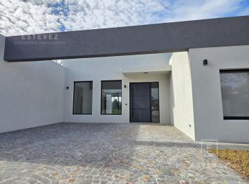 Casa · 205m² · 5 Ambientes · 2 Cocheras · Casa en Una Planta con Pileta a La Venta, Barrio Cerrado, Escobar