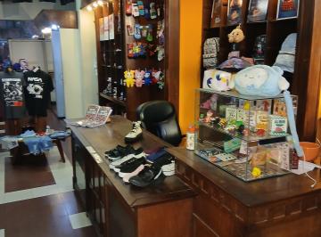 Local comercial en Alquiler   · Gran Local en Av Callao